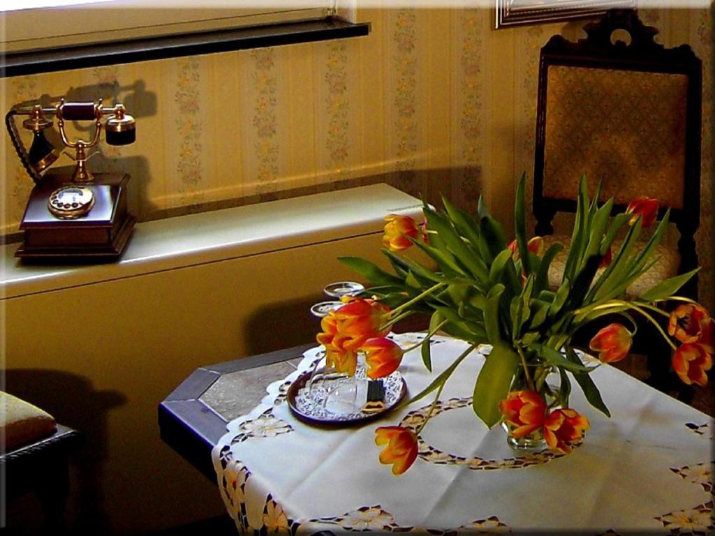 Hotel Graf Rolshausen مونشاو الغرفة الصورة